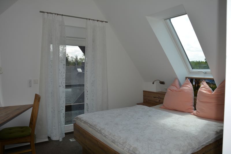 kleines Schlafzimemr in der Ferienwohnung Heuboden