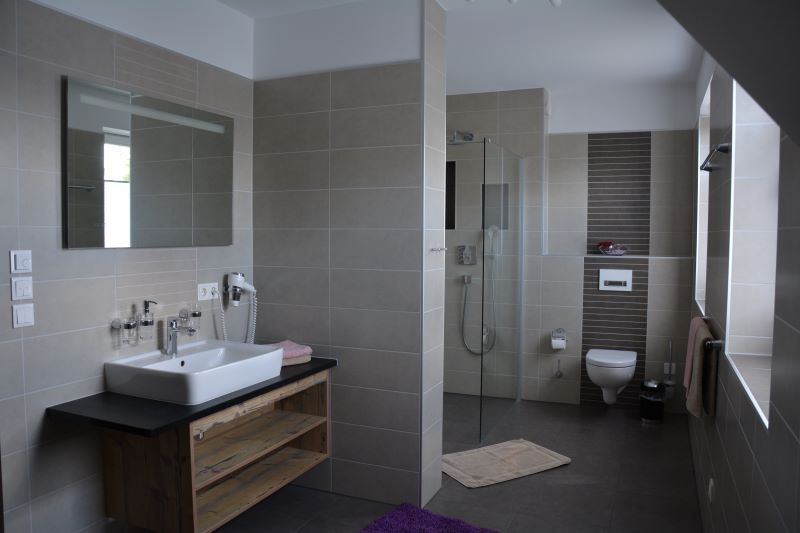 Bad Wohnung Strohkammer