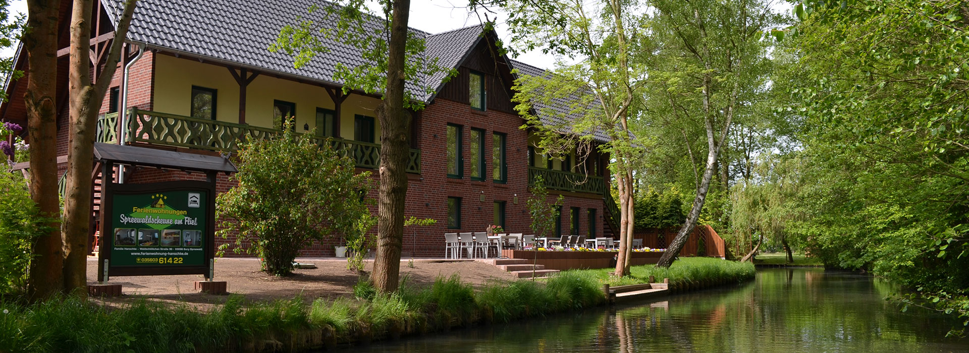 Pension von der Wasserseite